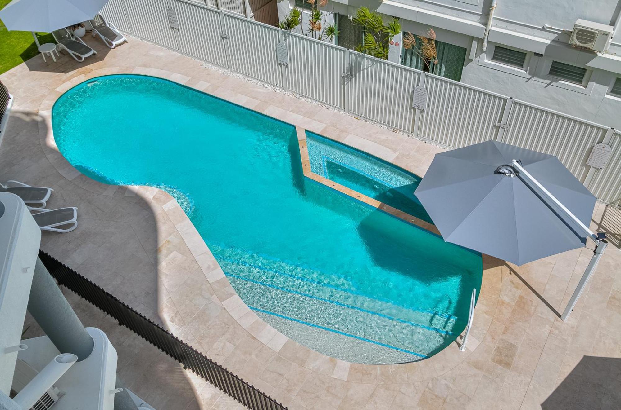 Oceanside Resort - Absolute Beachfront Apartments Gold Coast Esterno foto