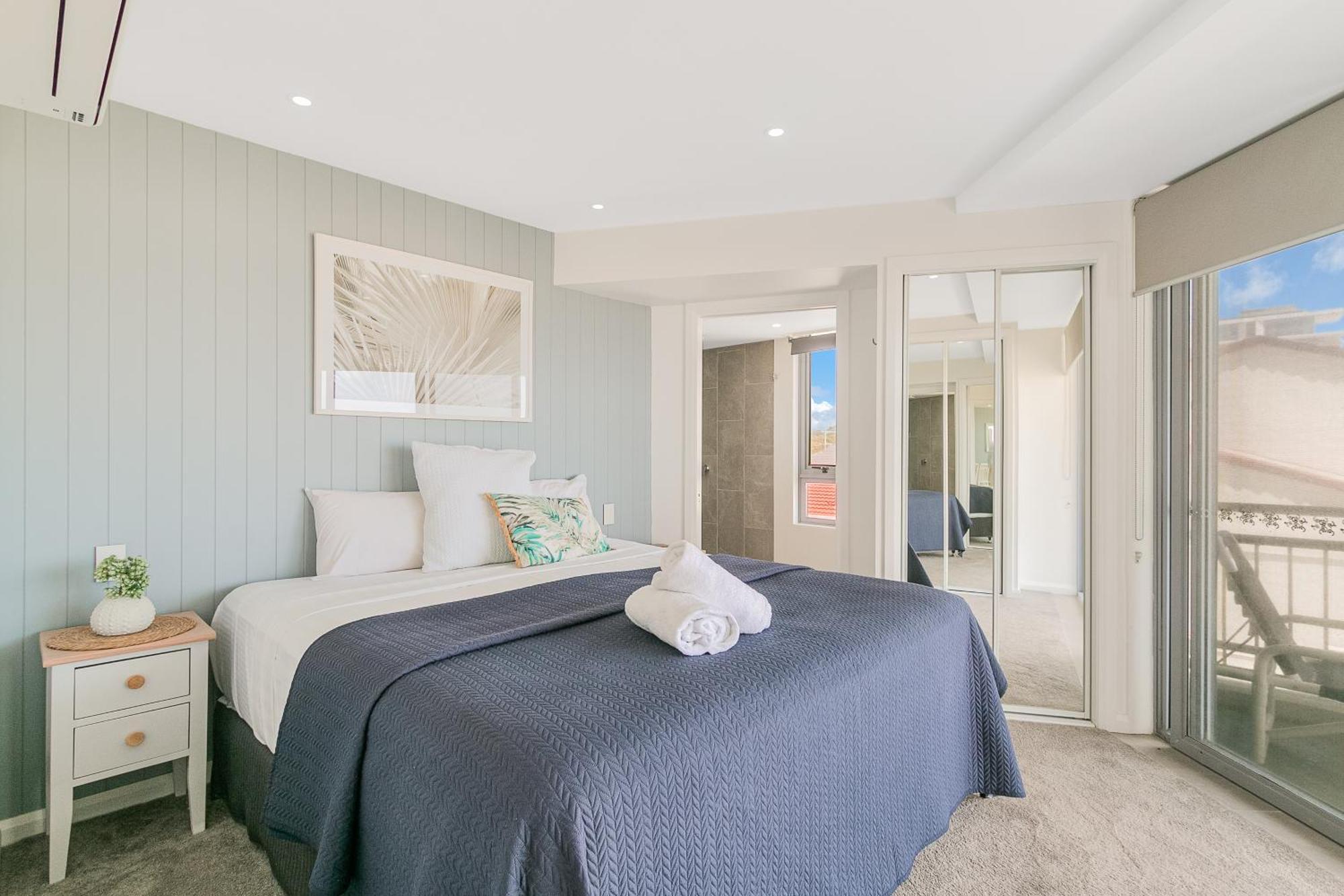Oceanside Resort - Absolute Beachfront Apartments Gold Coast Esterno foto