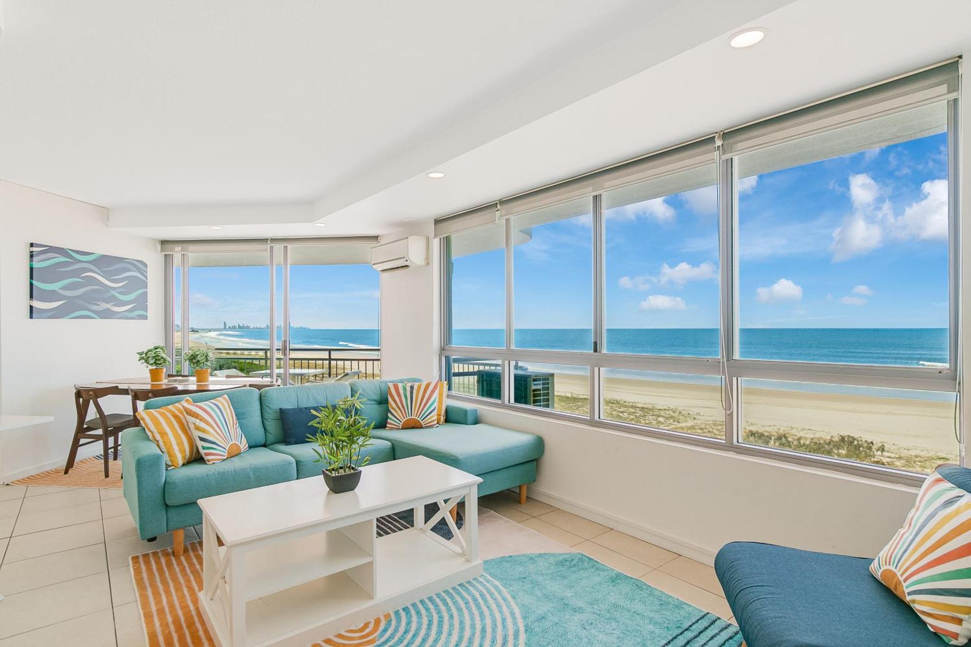 Oceanside Resort - Absolute Beachfront Apartments Gold Coast Esterno foto