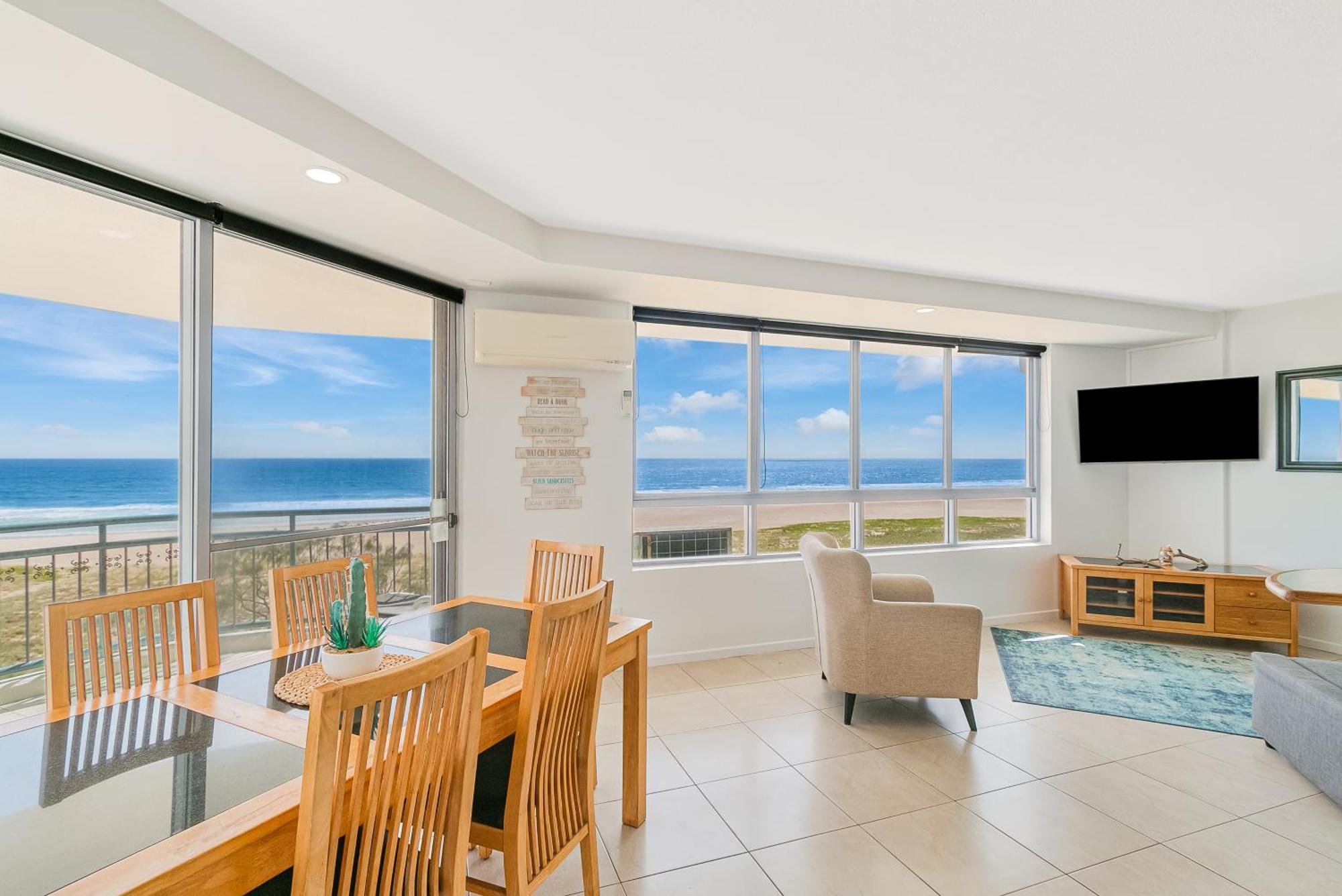 Oceanside Resort - Absolute Beachfront Apartments Gold Coast Esterno foto
