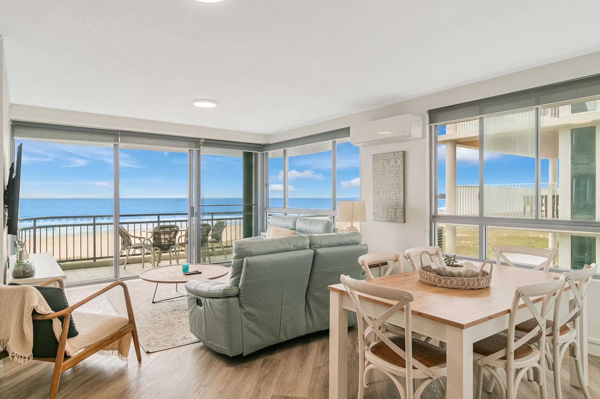Oceanside Resort - Absolute Beachfront Apartments Gold Coast Esterno foto