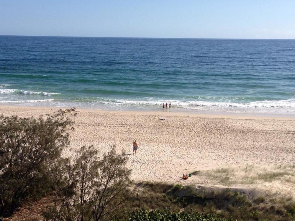 Oceanside Resort - Absolute Beachfront Apartments Gold Coast Esterno foto