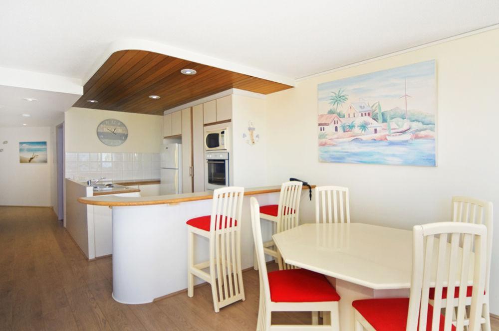 Oceanside Resort - Absolute Beachfront Apartments Gold Coast Esterno foto