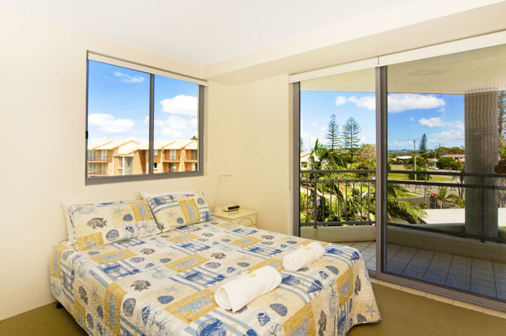 Oceanside Resort - Absolute Beachfront Apartments Gold Coast Esterno foto