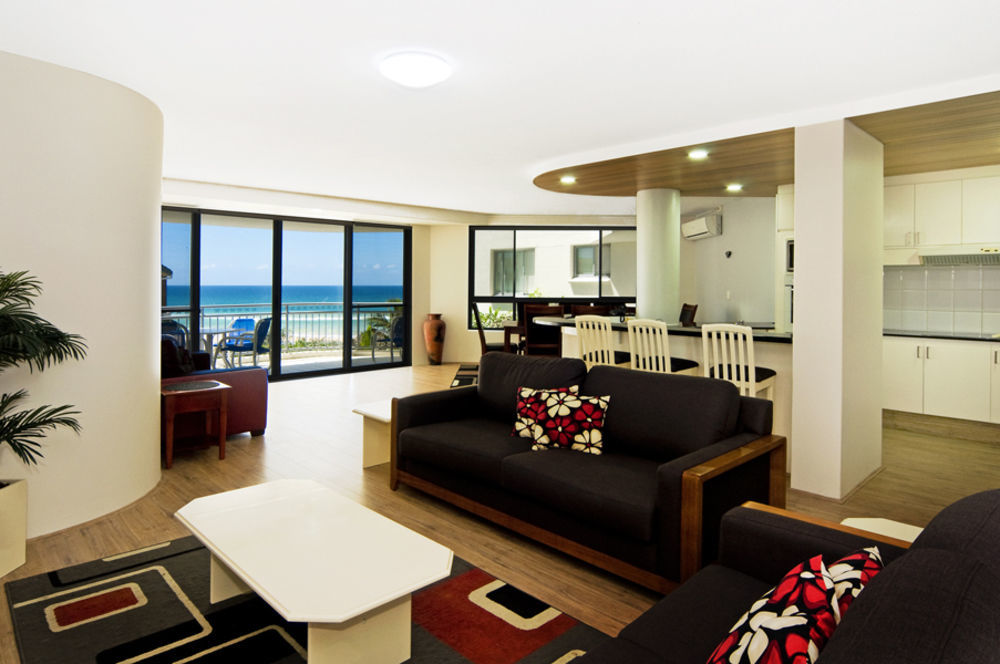 Oceanside Resort - Absolute Beachfront Apartments Gold Coast Esterno foto