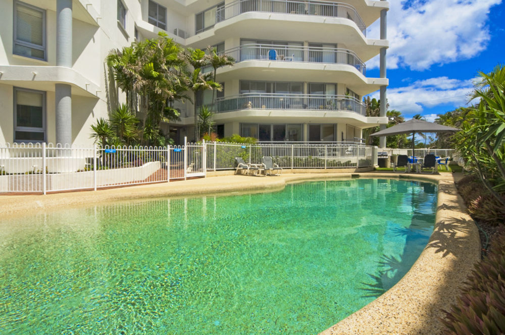 Oceanside Resort - Absolute Beachfront Apartments Gold Coast Esterno foto