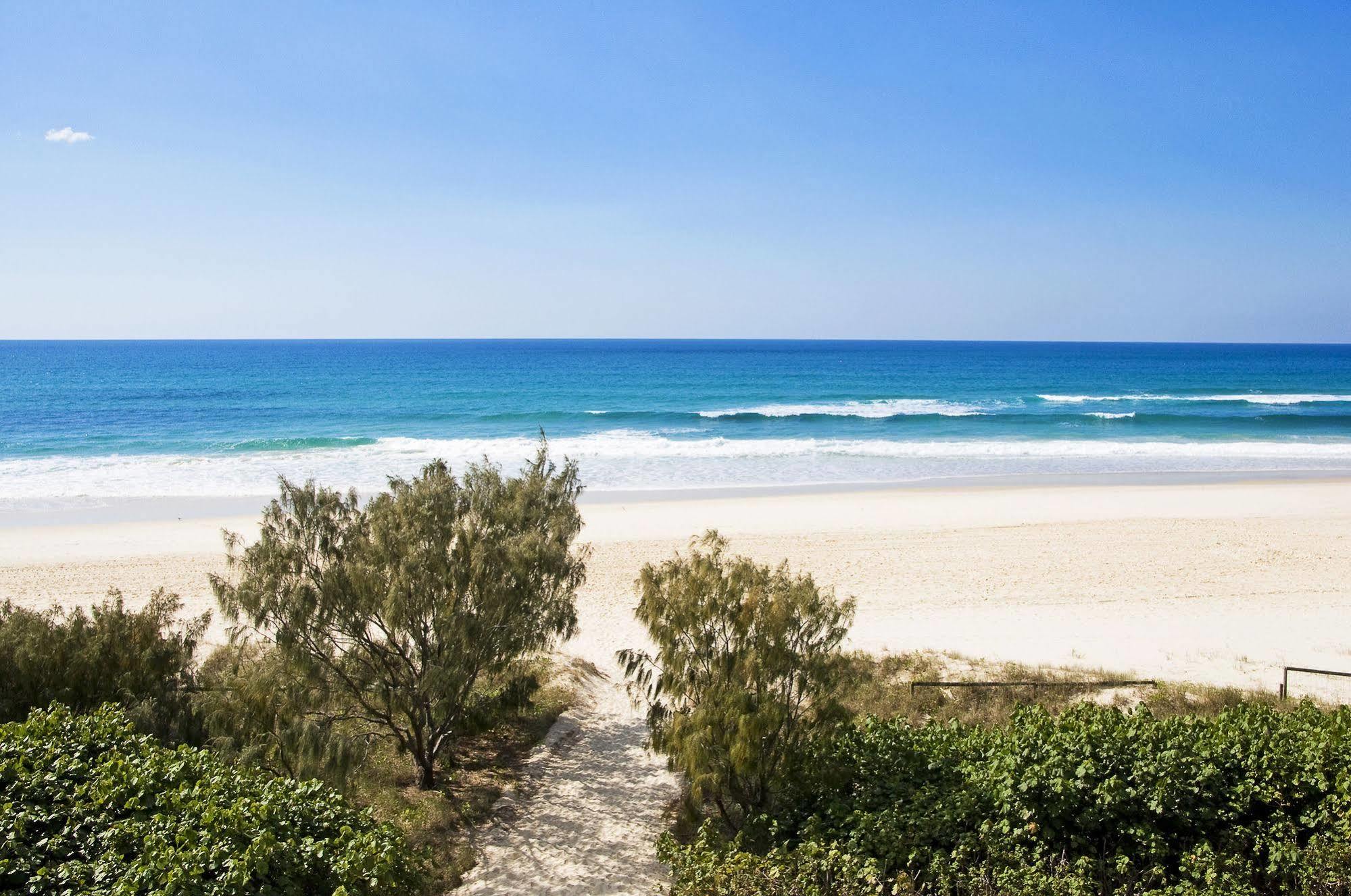 Oceanside Resort - Absolute Beachfront Apartments Gold Coast Esterno foto